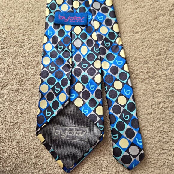 Byblos Men's 100% Silk Tie Made in Italy Blue Yellow Polka Dot Geometric Pattern - Picture 3 of 4